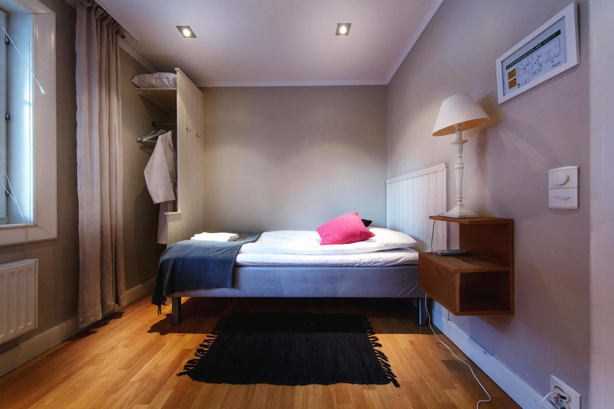 Hotell Pilen Умео Екстер'єр фото